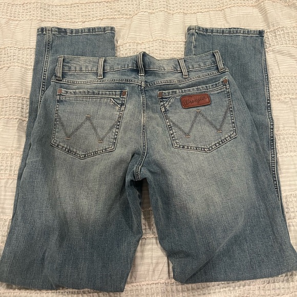 Wrangler Retro Slim Straight Jeans Men’s 32x36 Medium Wash Distressed - Picture 1 of 8